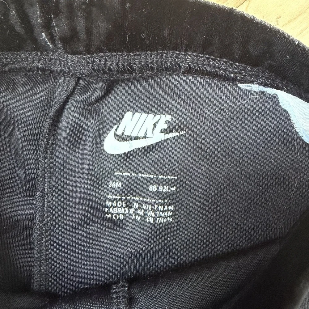 Nike velvet baby